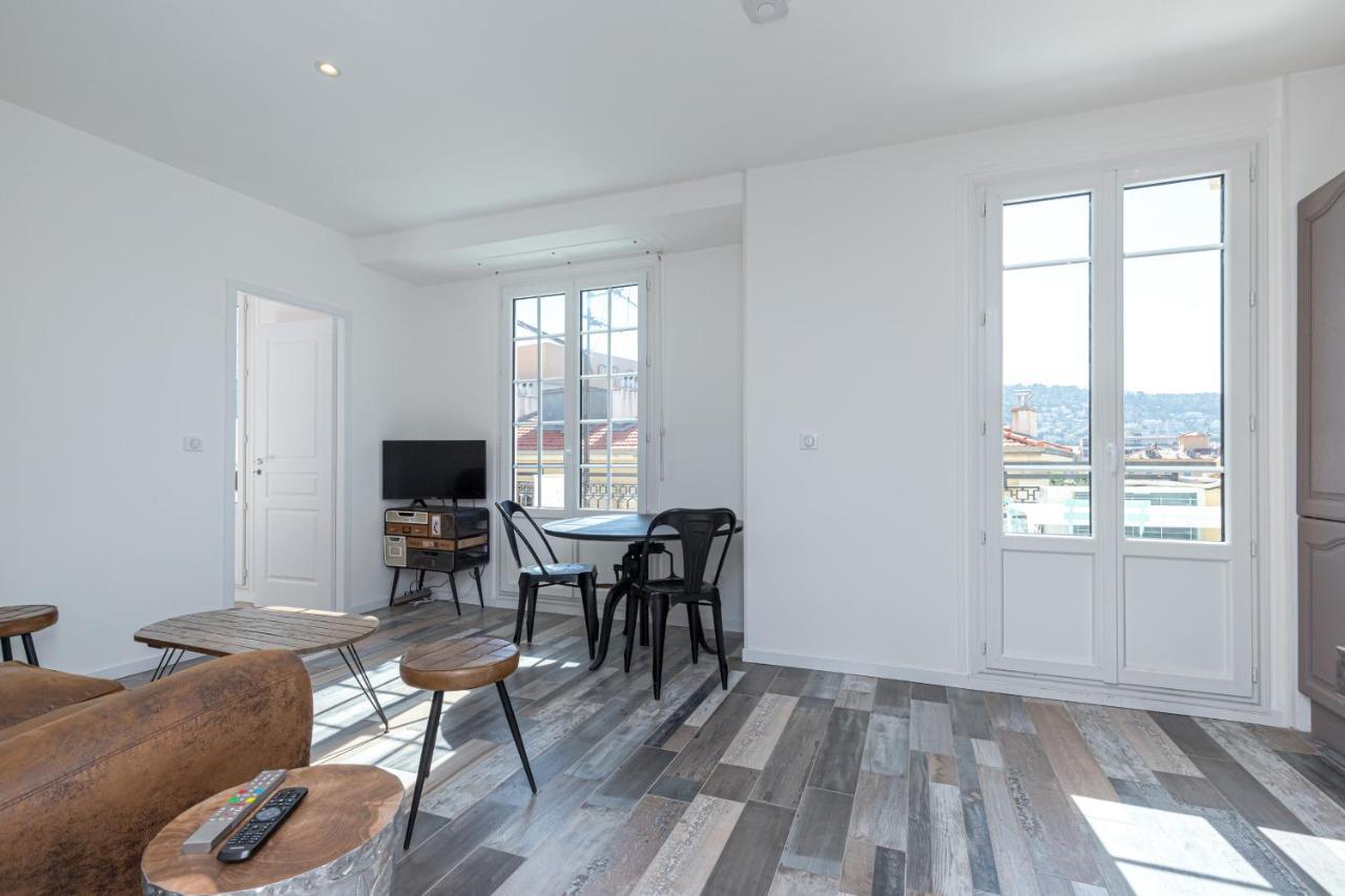 Squared Head-Apartment With Terrace In Nice Bagian luar foto