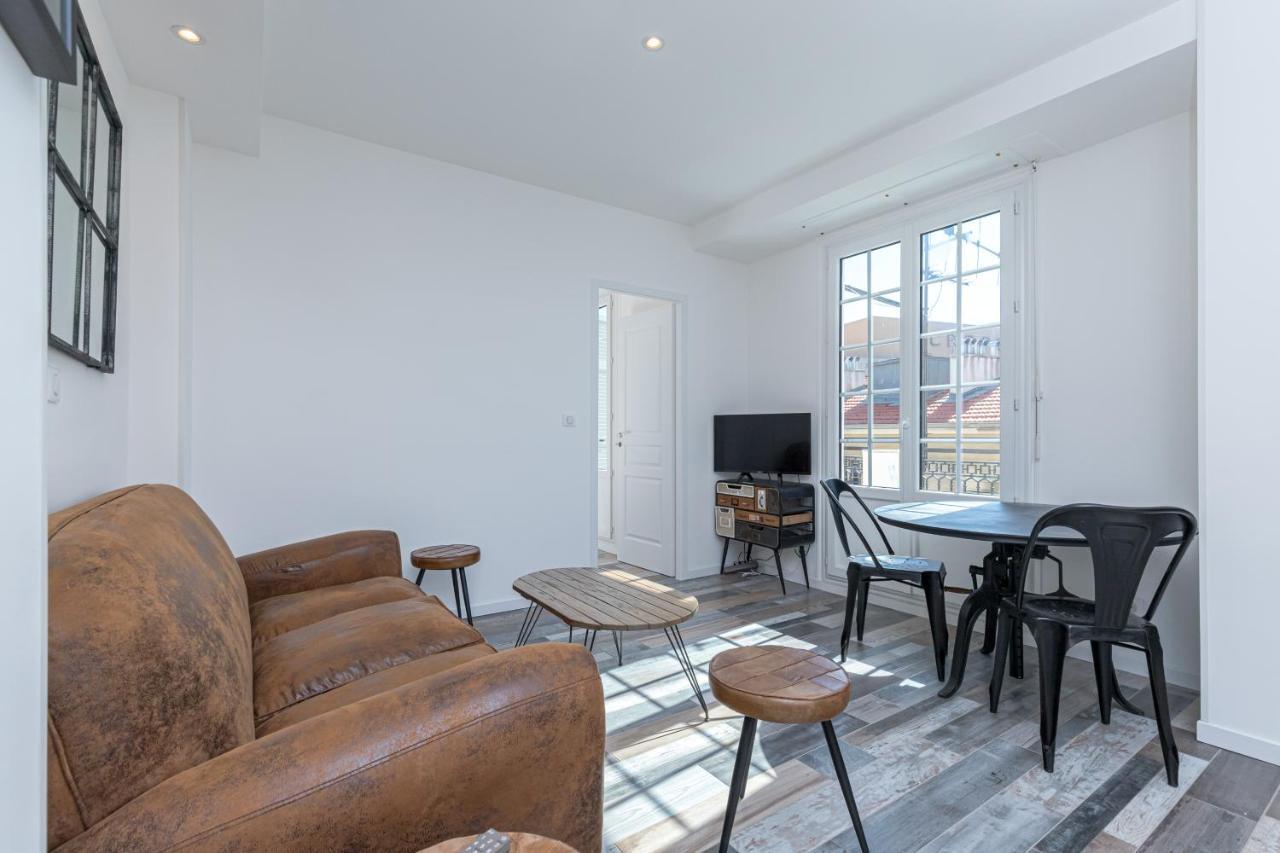 Squared Head-Apartment With Terrace In Nice Bagian luar foto